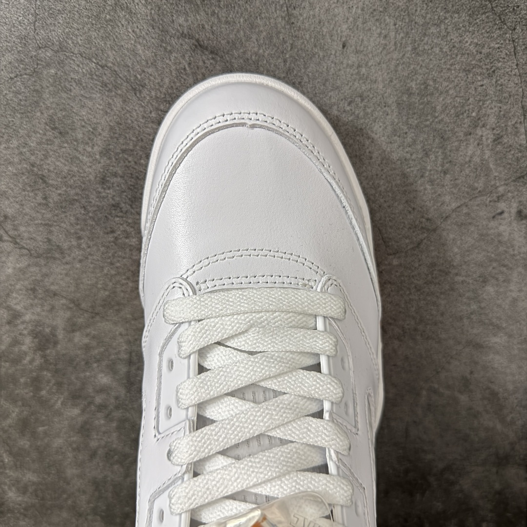 图片[5]-【OG纯原版】Air Jordan 5 Retro \”Sunset\” 高帮 复刻日落橙 AJ5 乔丹5代 aj5 乔5 高邦 复刻白红橙 乔丹篮球鞋系列 OG纯原生产线出品 大厂出品 原楦原纸板 外贸出口品质 客供原厂材料开发 高水准工艺打造 极致一眼正品既视感 细节如图所示 鞋款整体以鲜明的白色、日落橙、火焰红及黑色组合，精准还原了鞋迷记忆中的那份活力。鞋面主要以光滑白色皮革构成，搭配半透明网布面板以及带有橙色Jumpman Logo标志的反光3M鞋舌；火焰红色点缀于鞋内衬、后跟Jumpman Logos标识，而中底上的鲨鱼齿日落橙色调不仅赋予了鞋款温暖的视觉效果，更成为了其命名的由来。最后白色中底搭配红色半透明水晶橡胶外底及黑色Jfumpman Logo完善整体设计收尾。 货号：IV5678-102 尺码：40 40.5 41 42 42.5 43 44 44.5 45 46 47.5-选品中心