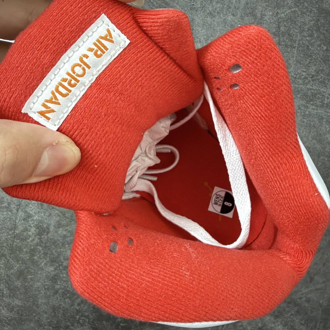 图片[7]-【OG纯原版】Air Jordan 5 Retro \”Sunset\” 高帮 复刻日落橙 AJ5 乔丹5代 aj5 乔5 高邦 复刻白红橙 乔丹篮球鞋系列 OG纯原生产线出品 大厂出品 原楦原纸板 外贸出口品质 客供原厂材料开发 高水准工艺打造 极致一眼正品既视感 细节如图所示 鞋款整体以鲜明的白色、日落橙、火焰红及黑色组合，精准还原了鞋迷记忆中的那份活力。鞋面主要以光滑白色皮革构成，搭配半透明网布面板以及带有橙色Jumpman Logo标志的反光3M鞋舌；火焰红色点缀于鞋内衬、后跟Jumpman Logos标识，而中底上的鲨鱼齿日落橙色调不仅赋予了鞋款温暖的视觉效果，更成为了其命名的由来。最后白色中底搭配红色半透明水晶橡胶外底及黑色Jfumpman Logo完善整体设计收尾。 货号：IV5678-102 尺码：40 40.5 41 42 42.5 43 44 44.5 45 46 47.5-选品中心