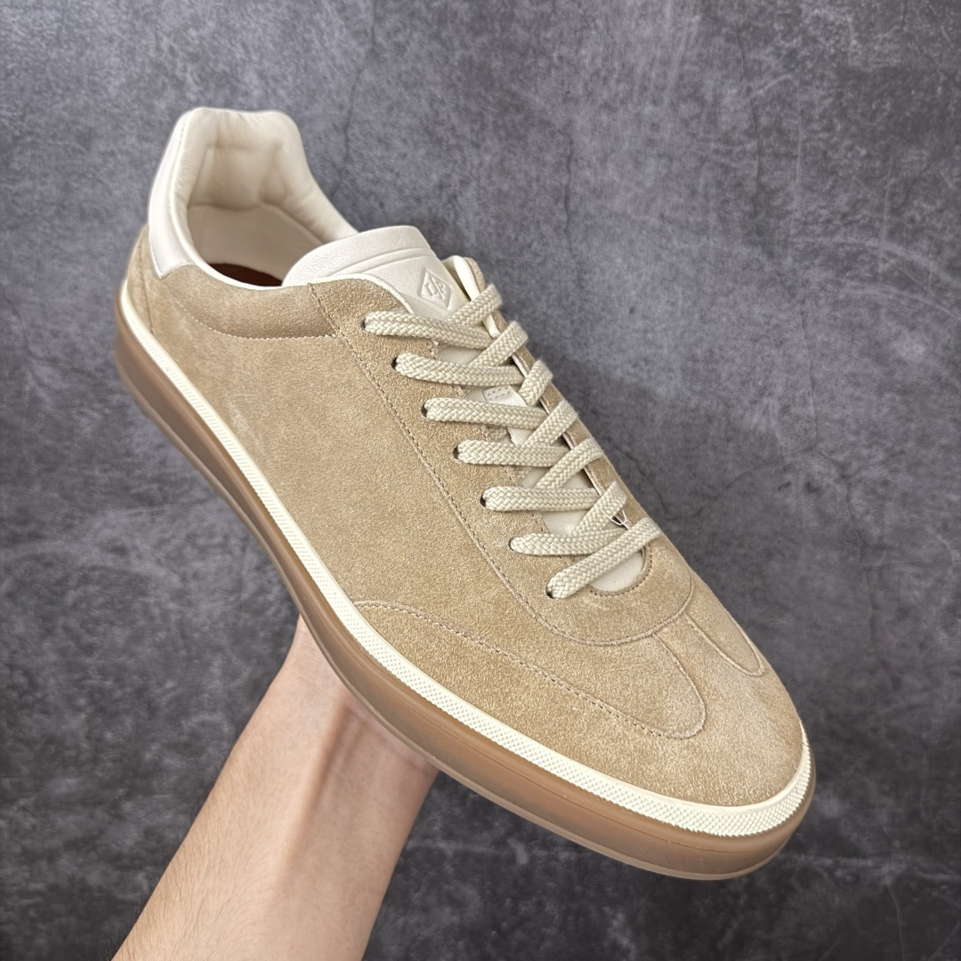 图片[3]-【佛山超A版】Loro Piana LP Tennis Walk Low 生活系列低帮复古百搭德训风休闲运动板鞋 意大利顶级奢侈品牌·诺悠翩雅 这款新款绒面革网球鞋采用超低帮设计 适合全年穿着 并具有防水性能 包边鞋底营造轻松迷人的色彩组合 将功能性与低调个性风格和谐融合 打造都市着装的理想鞋履选择 鞋跟处饰以Kummel色嵌片 柔软小牛皮鞋舌 压印LP徽标 棉质鞋带材质 鞋面：牛剖层绒面革 鞋底：橡胶 衬里：牛皮革 尺码：35 36 37 38 39 40 41 42 43 44 45-选品中心