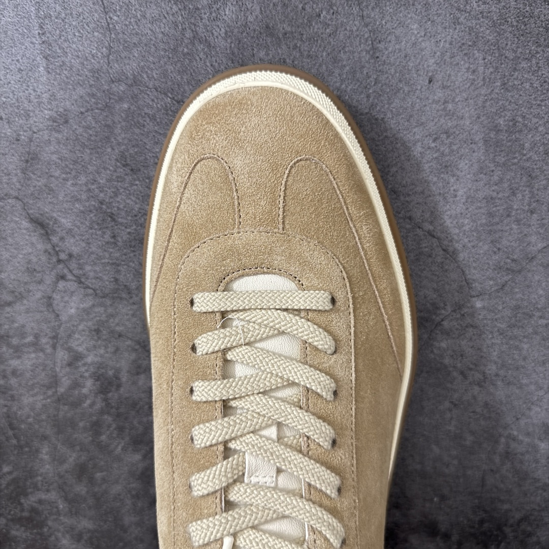 图片[5]-【佛山超A版】Loro Piana LP Tennis Walk Low 生活系列低帮复古百搭德训风休闲运动板鞋 意大利顶级奢侈品牌·诺悠翩雅 这款新款绒面革网球鞋采用超低帮设计 适合全年穿着 并具有防水性能 包边鞋底营造轻松迷人的色彩组合 将功能性与低调个性风格和谐融合 打造都市着装的理想鞋履选择 鞋跟处饰以Kummel色嵌片 柔软小牛皮鞋舌 压印LP徽标 棉质鞋带材质 鞋面：牛剖层绒面革 鞋底：橡胶 衬里：牛皮革 尺码：35 36 37 38 39 40 41 42 43 44 45-选品中心