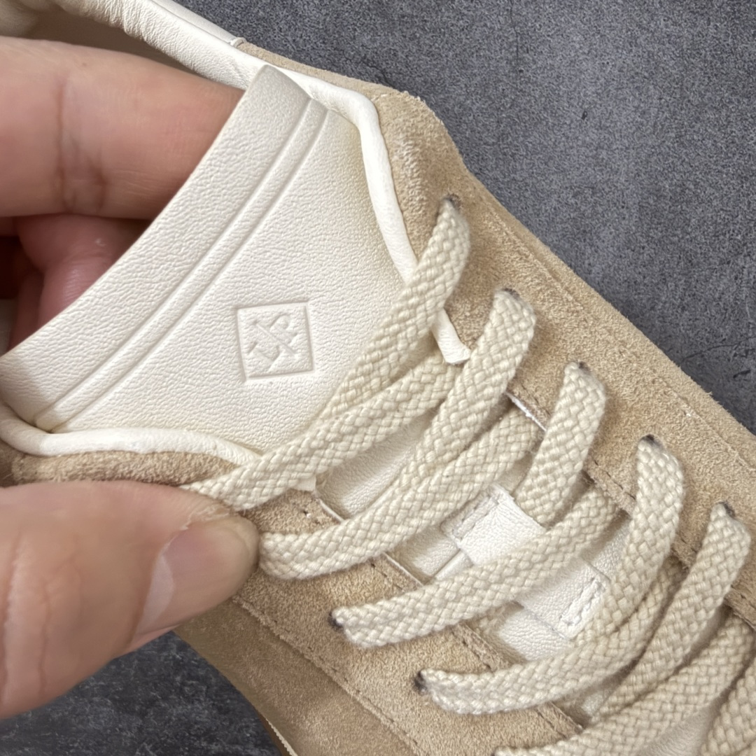 图片[6]-【佛山超A版】Loro Piana LP Tennis Walk Low 生活系列低帮复古百搭德训风休闲运动板鞋 意大利顶级奢侈品牌·诺悠翩雅 这款新款绒面革网球鞋采用超低帮设计 适合全年穿着 并具有防水性能 包边鞋底营造轻松迷人的色彩组合 将功能性与低调个性风格和谐融合 打造都市着装的理想鞋履选择 鞋跟处饰以Kummel色嵌片 柔软小牛皮鞋舌 压印LP徽标 棉质鞋带材质 鞋面：牛剖层绒面革 鞋底：橡胶 衬里：牛皮革 尺码：35 36 37 38 39 40 41 42 43 44 45-选品中心