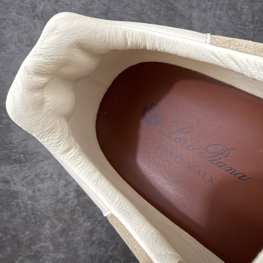 图片[8]-【佛山超A版】Loro Piana LP Tennis Walk Low 生活系列低帮复古百搭德训风休闲运动板鞋 意大利顶级奢侈品牌·诺悠翩雅 这款新款绒面革网球鞋采用超低帮设计 适合全年穿着 并具有防水性能 包边鞋底营造轻松迷人的色彩组合 将功能性与低调个性风格和谐融合 打造都市着装的理想鞋履选择 鞋跟处饰以Kummel色嵌片 柔软小牛皮鞋舌 压印LP徽标 棉质鞋带材质 鞋面：牛剖层绒面革 鞋底：橡胶 衬里：牛皮革 尺码：35 36 37 38 39 40 41 42 43 44 45-选品中心