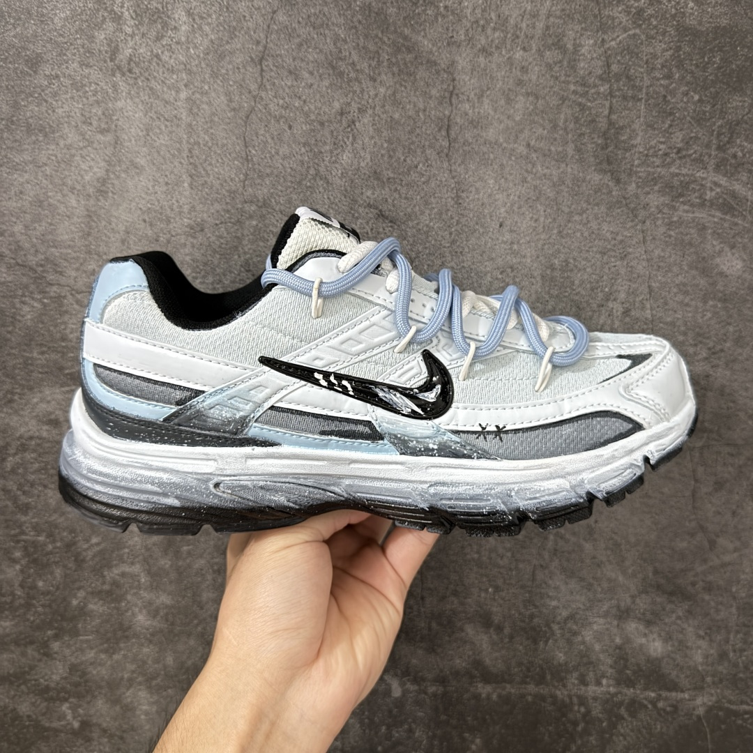 【手绘定制版】NIKE INITIATOR 创始者系列复古休闲运动舒适跑鞋 此款为人工手绘定制图案 原版基于Nike Initiator修改款 加以创意定制 完美品质做工 个性十足 原厂原档案数据开发 原盒包装 舒适有型适合日常穿着 该鞋款延续千禧年经典设计搭载泡绵中底厚实而轻盈 匠心细节巧搭立体耐克勾标志焕新演绎复古跑鞋 货号:394055-001 尺码:36-45带半码-选品中心