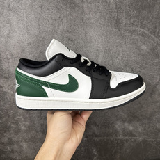Air Jordan Low AJ1 乔1黑白绿色 低帮文化休闲运动板鞋 -047 市面中低帮最具代表性版本没有之一 口 Air Jordan Low AJ1 乔1黑白绿色 低帮文化休闲运动板鞋 -047 市面中低帮最具代表性版本没有之一 口