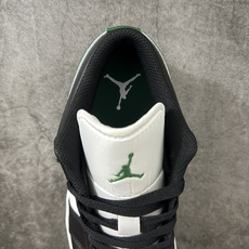 Air Jordan Low AJ1 乔1黑白绿色 低帮文化休闲运动板鞋 -047 市面中低帮最具代表性版本没有之一 口 Air Jordan Low AJ1 乔1黑白绿色 低帮文化休闲运动板鞋 -047 市面中低帮最具代表性版本没有之一 口