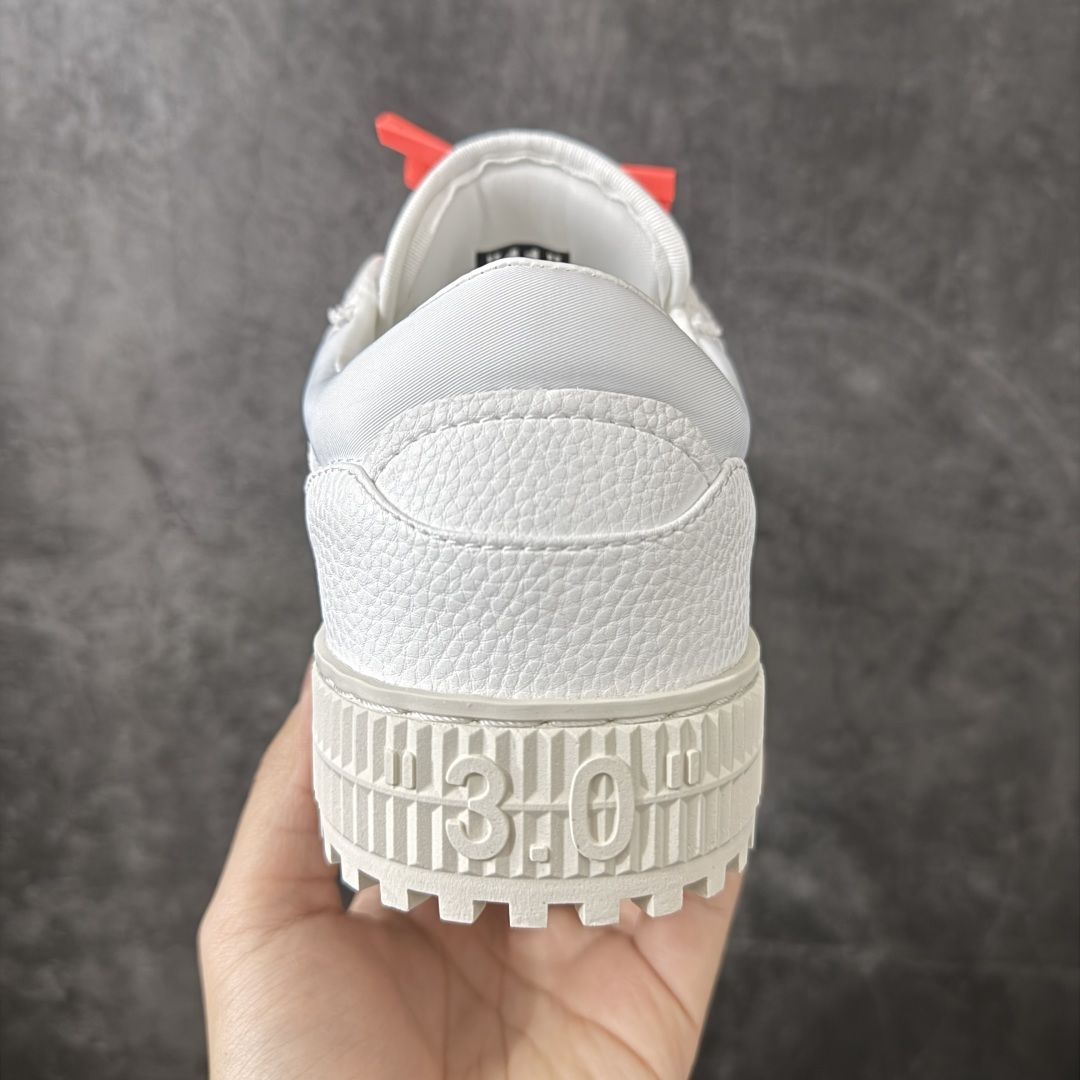 OFF-WHITE 3.0 Off Court 小牛皮 圆头系带 低帮休闲休闲鞋 标签的独特风格上脚就是焦点 外观很有设 OFF-WHITE 3.0 Off Court 小牛皮 圆头系带 低帮休闲休闲鞋 标签的独特风格上脚就是焦点 外观很有设