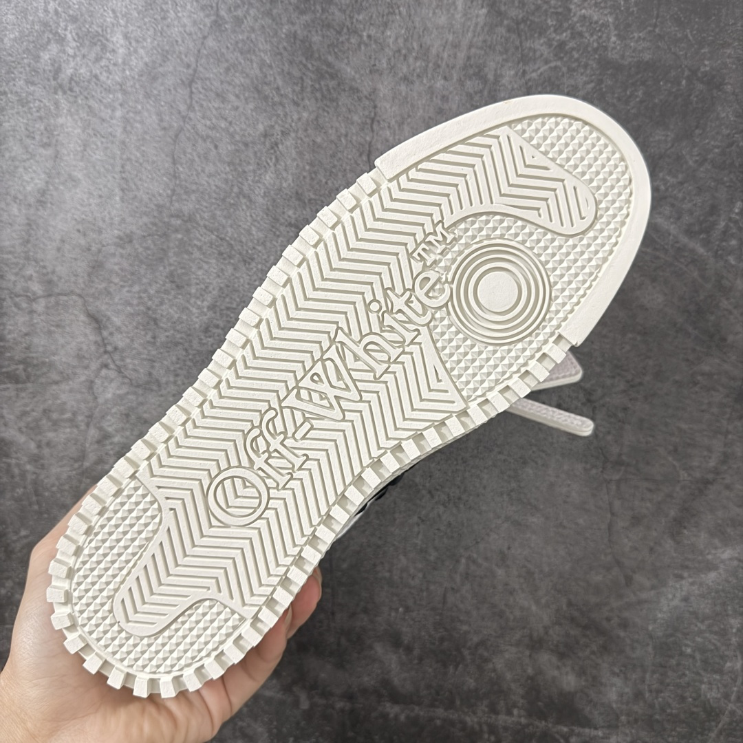 OFF-WHITE 3.0 Off Court 小牛皮 圆头系带 低帮休闲休闲鞋 标签的独特风格上脚就是焦点 外观很有设 OFF-WHITE 3.0 Off Court 小牛皮 圆头系带 低帮休闲休闲鞋 标签的独特风格上脚就是焦点 外观很有设