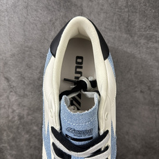 美津浓 Mizuno CT CLUB 减震耐磨 低帮跑步鞋 实现缓震与回弹的平衡。U4IC 中底材质兼顾轻量、软弹与耐用 美津浓 Mizuno CT CLUB 减震耐磨 低帮跑步鞋 实现缓震与回弹的平衡。U4IC 中底材质兼顾轻量、软弹与耐用
