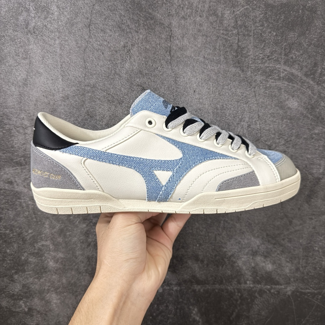 美津浓 Mizuno CT CLUB 减震耐磨 低帮跑步鞋 实现缓震与回弹的平衡。U4IC 中底材质兼顾轻量、软弹与耐用 美津浓 Mizuno CT CLUB 减震耐磨 低帮跑步鞋 实现缓震与回弹的平衡。U4IC 中底材质兼顾轻量、软弹与耐用