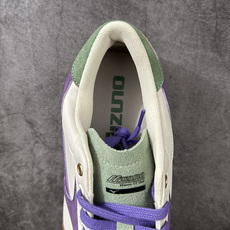 美津浓 Mizuno CT CLUB 减震耐磨 低帮跑步鞋 实现缓震与回弹的平衡。U4IC 中底材质兼顾轻量、软弹与耐用 美津浓 Mizuno CT CLUB 减震耐磨 低帮跑步鞋 实现缓震与回弹的平衡。U4IC 中底材质兼顾轻量、软弹与耐用
