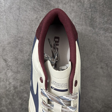 美津浓 Mizuno CT CLUB 减震耐磨 低帮跑步鞋 实现缓震与回弹的平衡。U4IC 中底材质兼顾轻量、软弹与耐用 美津浓 Mizuno CT CLUB 减震耐磨 低帮跑步鞋 实现缓震与回弹的平衡。U4IC 中底材质兼顾轻量、软弹与耐用