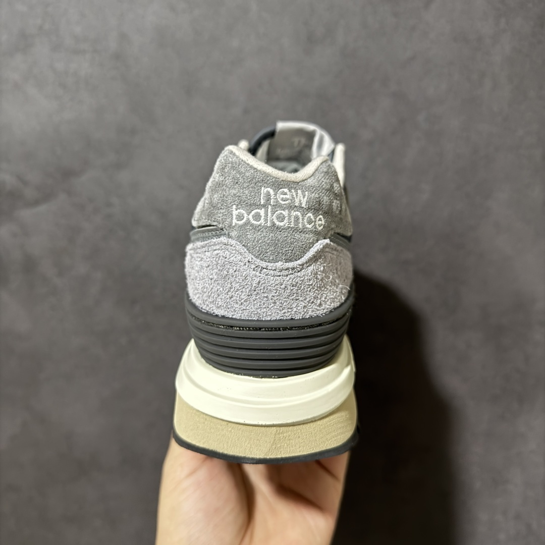 New Balance U574 新百伦低帮复古休闲运动慢跑鞋 采用猪巴革组合网织物鞋面材质全新4层组合独立私模大底 尺
