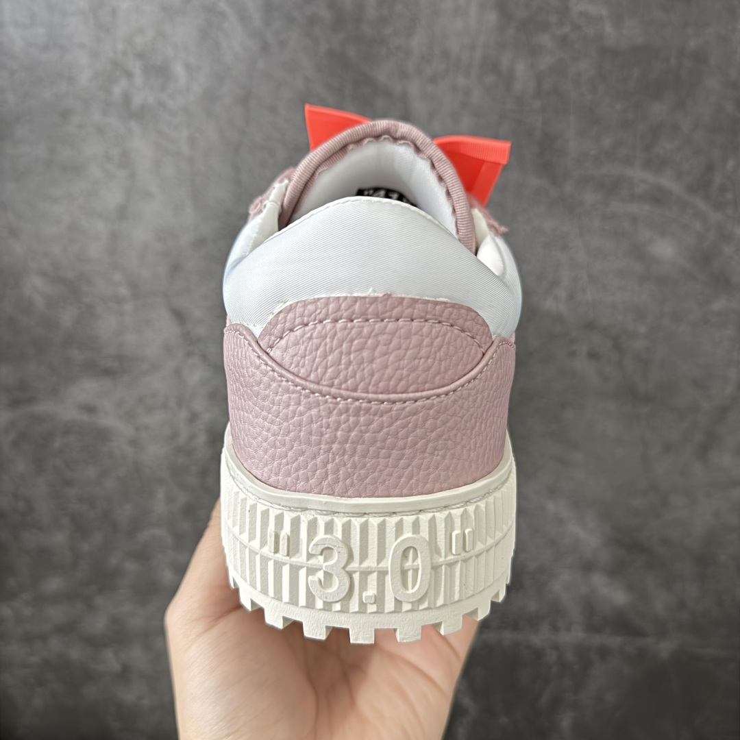 OFF-WHITE 3.0 Off Court 小牛皮 圆头系带 低帮休闲休闲鞋 标签的独特风格上脚就是焦点 外观很有设 OFF-WHITE 3.0 Off Court 小牛皮 圆头系带 低帮休闲休闲鞋 标签的独特风格上脚就是焦点 外观很有设