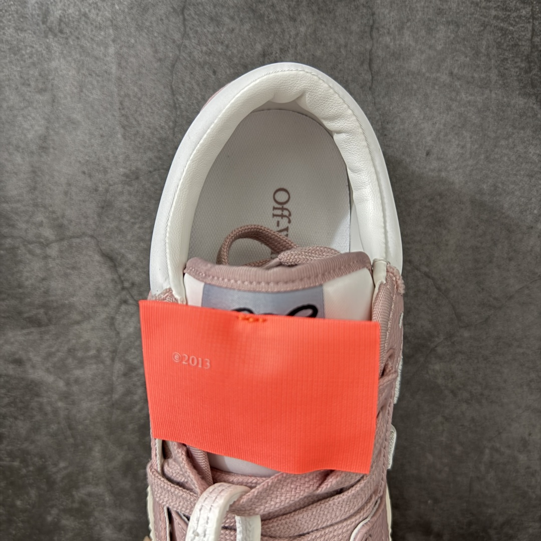 OFF-WHITE 3.0 Off Court 小牛皮 圆头系带 低帮休闲休闲鞋 标签的独特风格上脚就是焦点 外观很有设 OFF-WHITE 3.0 Off Court 小牛皮 圆头系带 低帮休闲休闲鞋 标签的独特风格上脚就是焦点 外观很有设