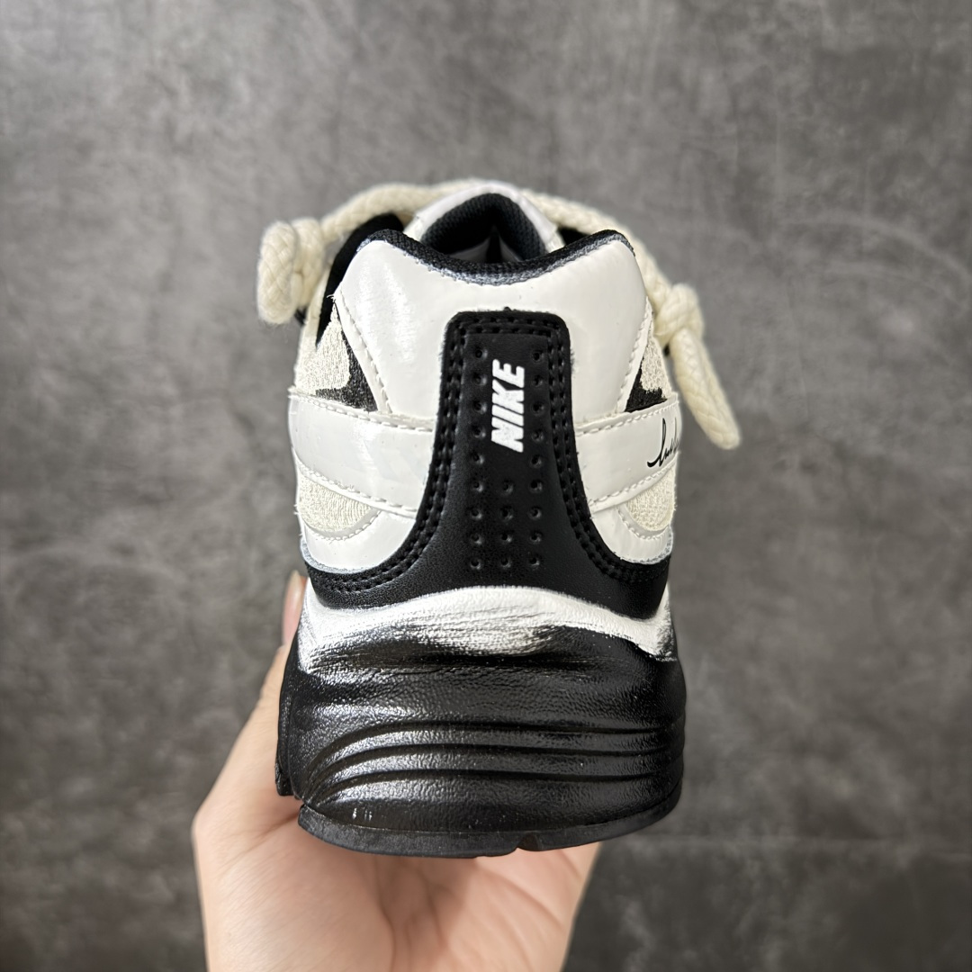 NIKE INITIATOR 创始者系列复古休闲运动舒适跑鞋 此款为人工手绘定制图案 原版基于Nike Initiato NIKE INITIATOR 创始者系列复古休闲运动舒适跑鞋 此款为人工手绘定制图案 原版基于Nike Initiato