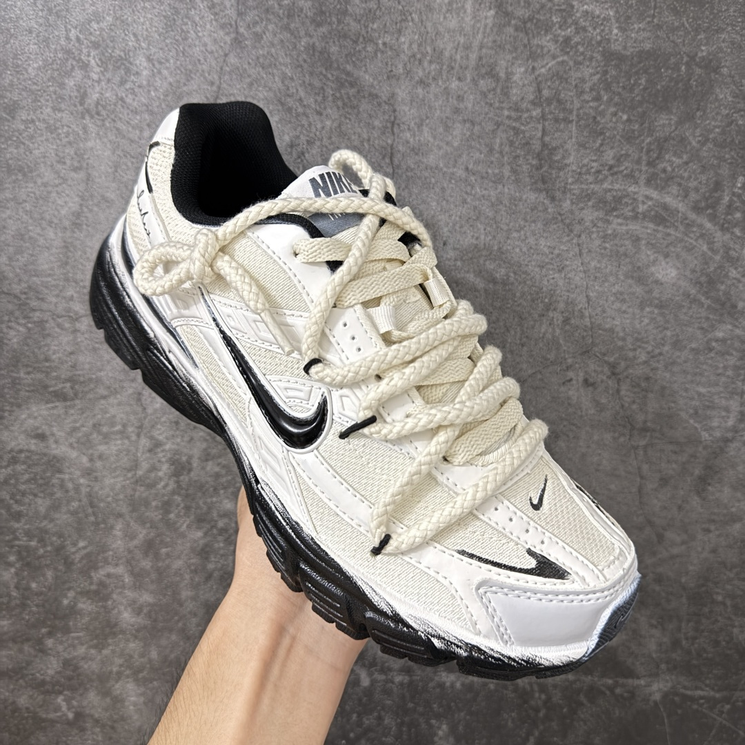 NIKE INITIATOR 创始者系列复古休闲运动舒适跑鞋 此款为人工手绘定制图案 原版基于Nike Initiato NIKE INITIATOR 创始者系列复古休闲运动舒适跑鞋 此款为人工手绘定制图案 原版基于Nike Initiato