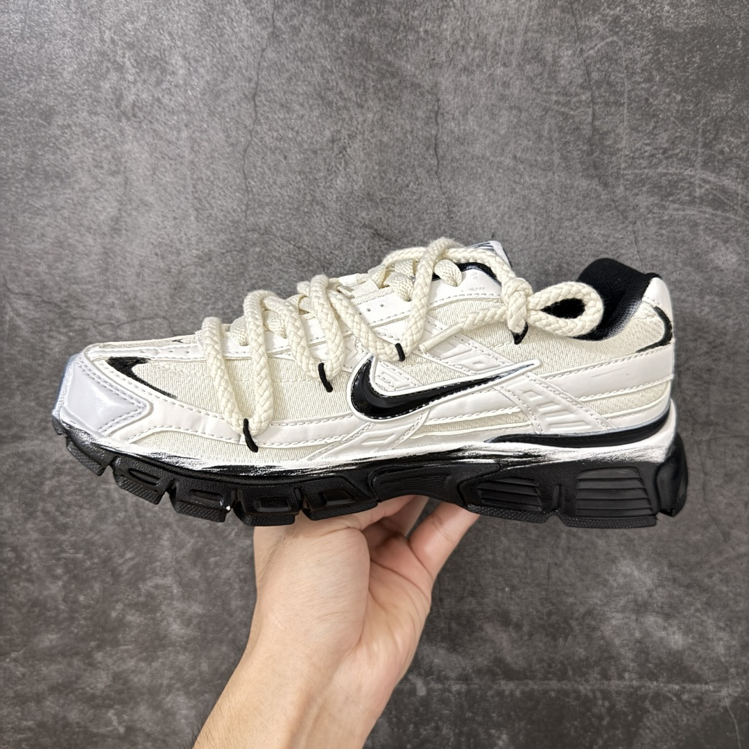 NIKE INITIATOR 创始者系列复古休闲运动舒适跑鞋 此款为人工手绘定制图案 原版基于Nike Initiato NIKE INITIATOR 创始者系列复古休闲运动舒适跑鞋 此款为人工手绘定制图案 原版基于Nike Initiato