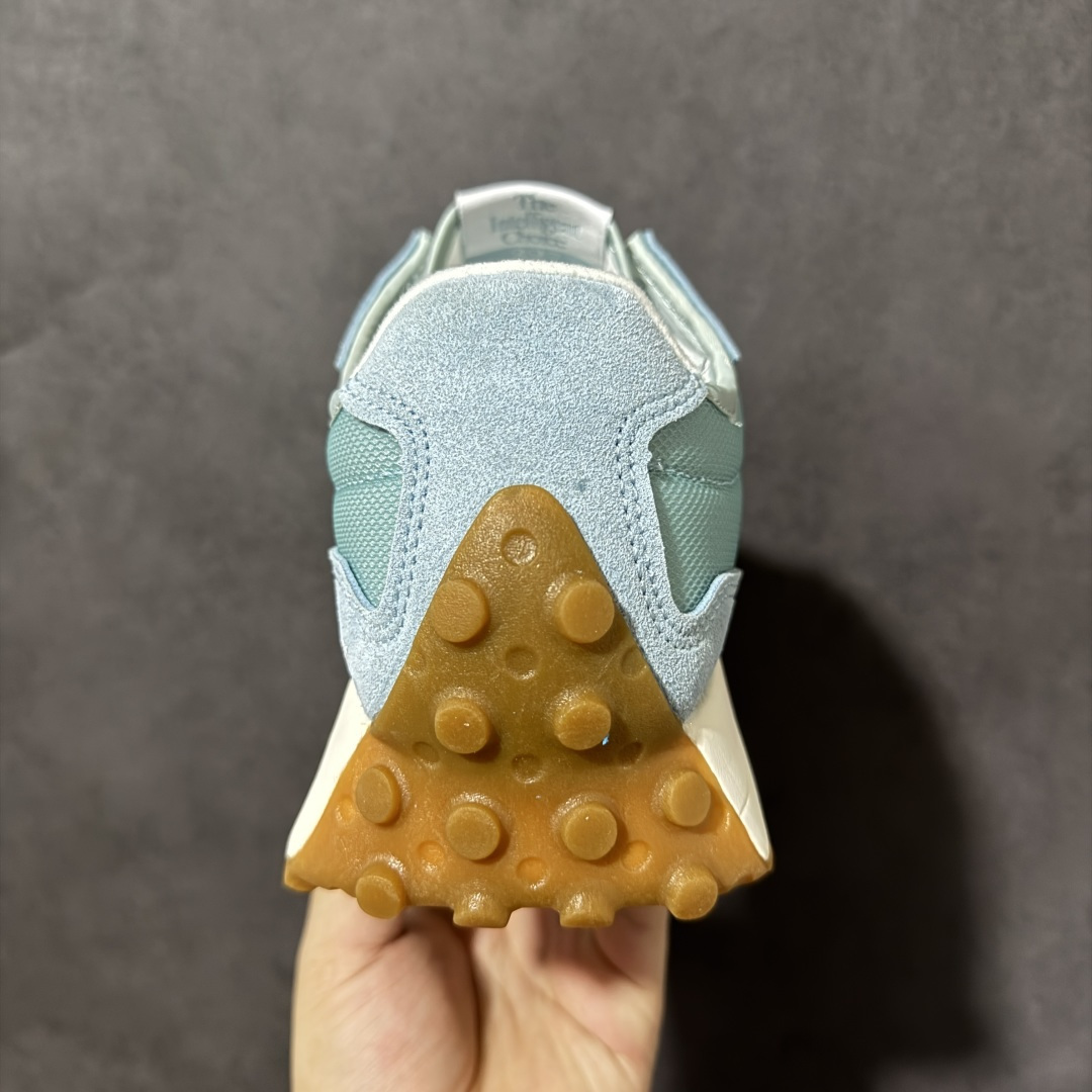 新百伦 New Balance MS327 复古休闲运动慢跑鞋 以更纯粹的复古风格设计打造的全新造型 侧身还以解构设计 新百伦 New Balance MS327 复古休闲运动慢跑鞋 以更纯粹的复古风格设计打造的全新造型 侧身还以解构设计