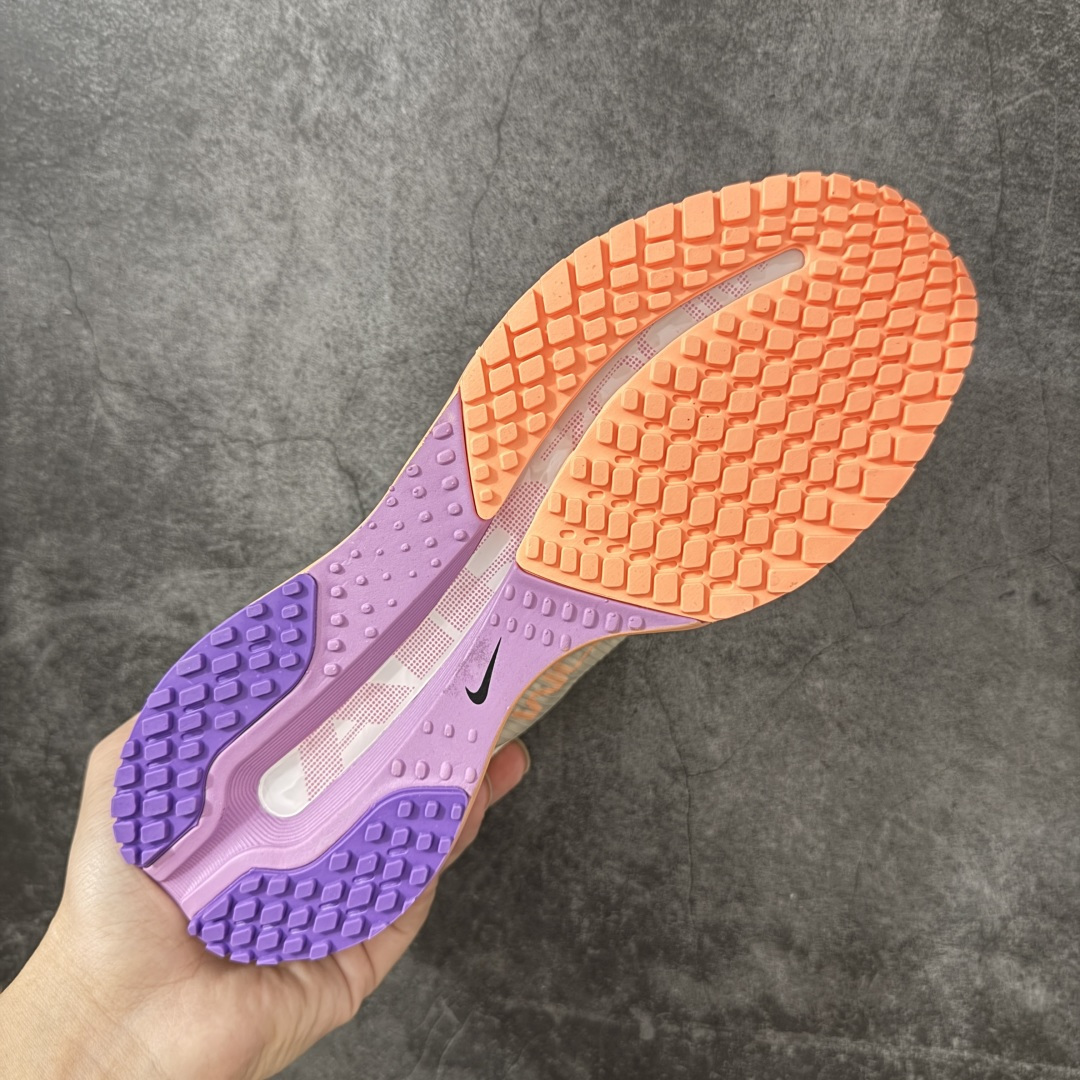 Nike Pegasus Premium SE 舒适百搭减震防滑耐磨透气 低帮跑步鞋 简约又不失活力,上脚超吸睛。 它不 Nike Pegasus Premium SE 舒适百搭减震防滑耐磨透气 低帮跑步鞋 简约又不失活力,上脚超吸睛。 它不