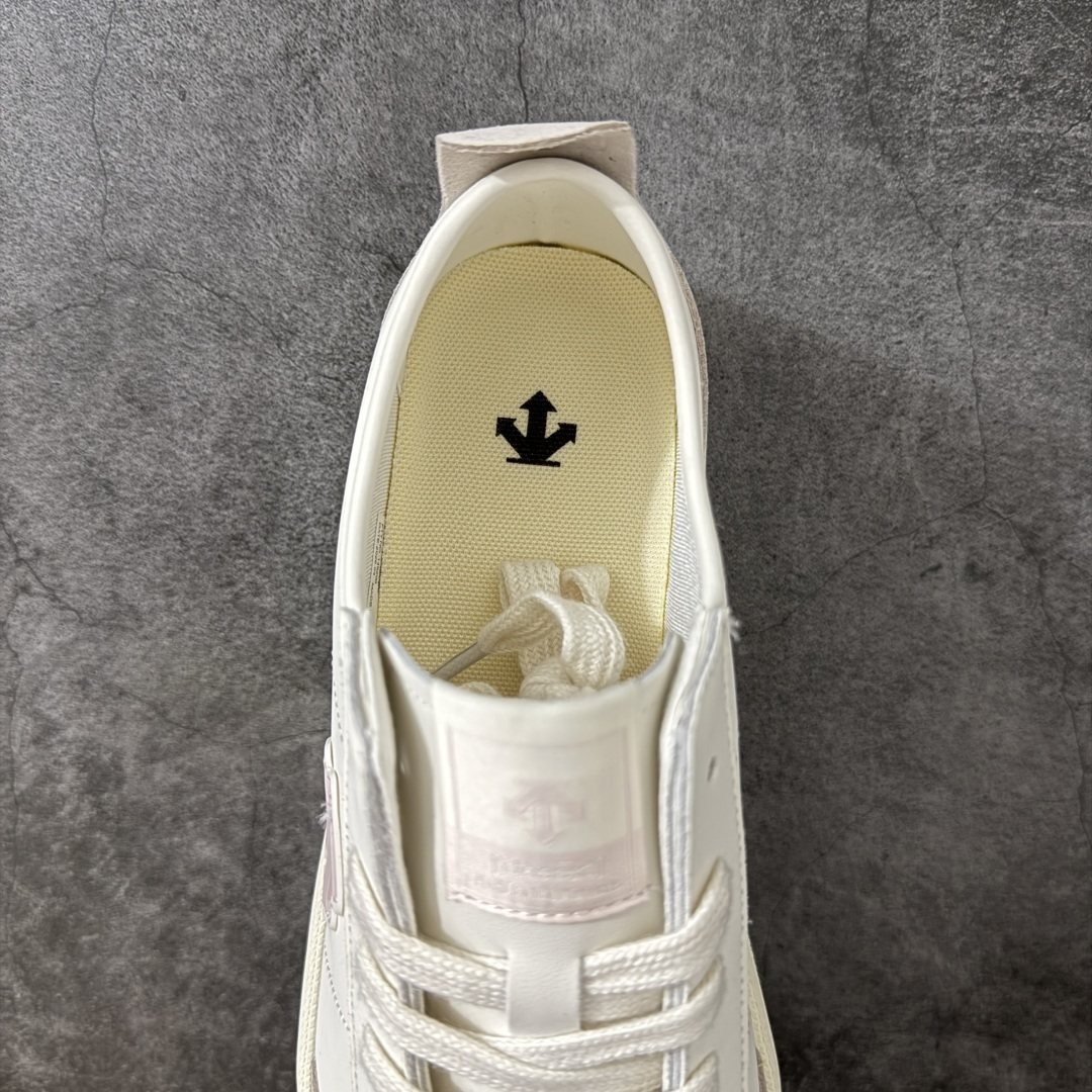 迪桑特DESCENTE Chron PACER CVS复古T头鞋 德训百搭舒适运动休闲鞋 轻松方便的一脚蹬设计 搭配轻质 迪桑特DESCENTE Chron PACER CVS复古T头鞋 德训百搭舒适运动休闲鞋 轻松方便的一脚蹬设计 搭配轻质