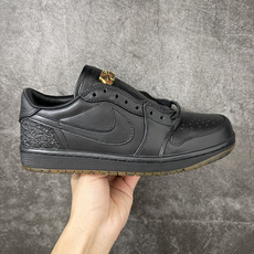 Air Jordan AJ1 Low 低帮 黑金 玄武 国区限定黑色 IO3147-001 市面最具代表性版本 口碑大厂 Air Jordan AJ1 Low 低帮 黑金 玄武 国区限定黑色 IO3147-001 市面最具代表性版本 口碑大厂