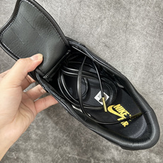 Air Jordan AJ1 Low 低帮 黑金 玄武 国区限定黑色 IO3147-001 市面最具代表性版本 口碑大厂 Air Jordan AJ1 Low 低帮 黑金 玄武 国区限定黑色 IO3147-001 市面最具代表性版本 口碑大厂