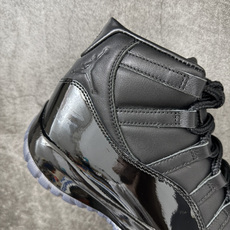Comme Ces Garçons × Air Jordan 11 High CDG x AJ11 高帮 联名黑色 AJ Comme Ces Garçons × Air Jordan 11 High CDG x AJ11 高帮 联名黑色 AJ