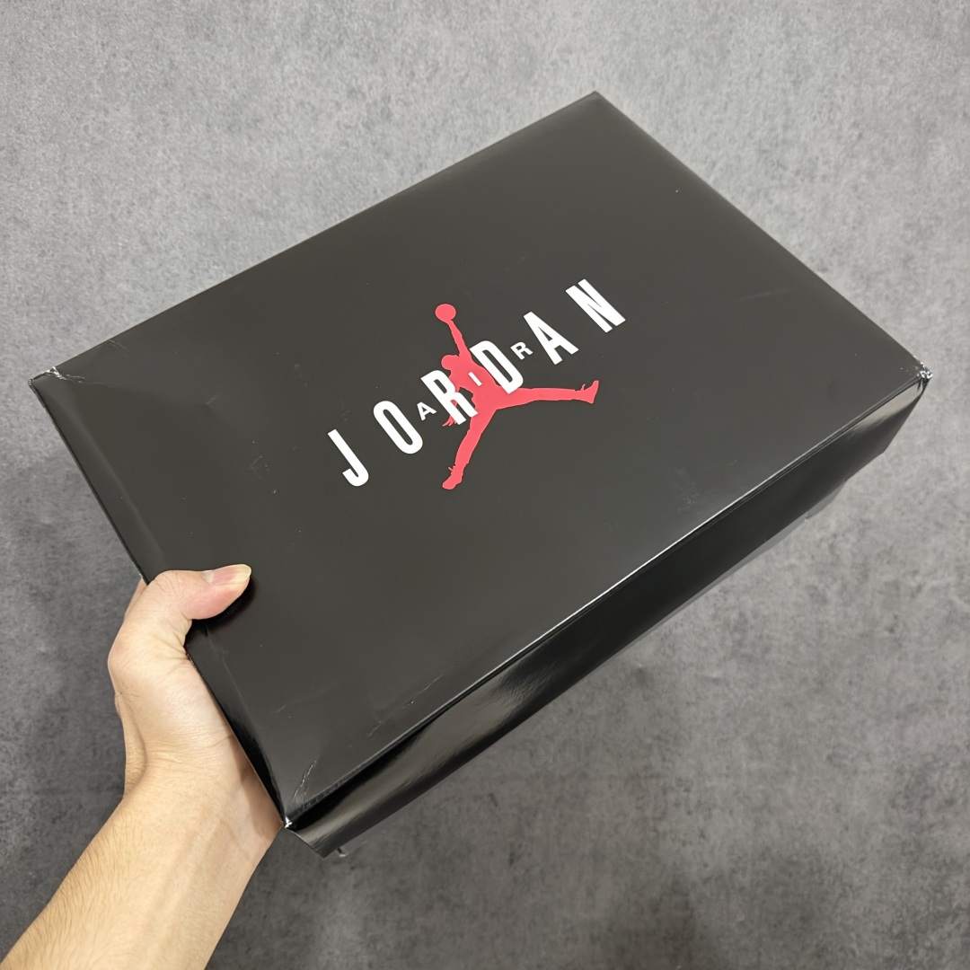 Comme Ces Garçons × Air Jordan 11 High CDG x AJ11 高帮 联名黑色 AJ Comme Ces Garçons × Air Jordan 11 High CDG x AJ11 高帮 联名黑色 AJ
