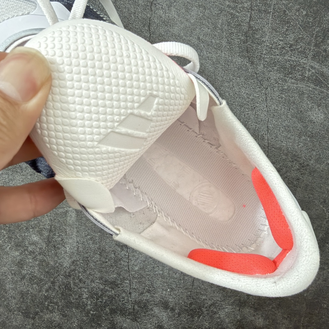 Adidas Hyperboost EDGE M 缓震运动休闲轻便透气跑步鞋 采用adidas PRIMEKNIT鞋面 