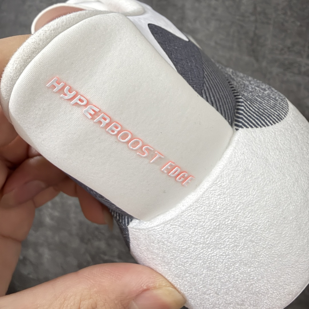 Adidas Hyperboost EDGE M 缓震运动休闲轻便透气跑步鞋 采用adidas PRIMEKNIT鞋面 