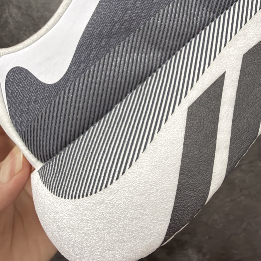 Adidas Hyperboost EDGE M 缓震运动休闲轻便透气跑步鞋 采用adidas PRIMEKNIT鞋面 