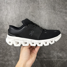 On Cloud X 5昂跑 舒适柔软 休闲 跑步鞋 On昂跑Cloud X5适合日常休闲穿着,云状结构提供柔软的缓震脚 On Cloud X 5昂跑 舒适柔软 休闲 跑步鞋 On昂跑Cloud X5适合日常休闲穿着,云状结构提供柔软的缓震脚