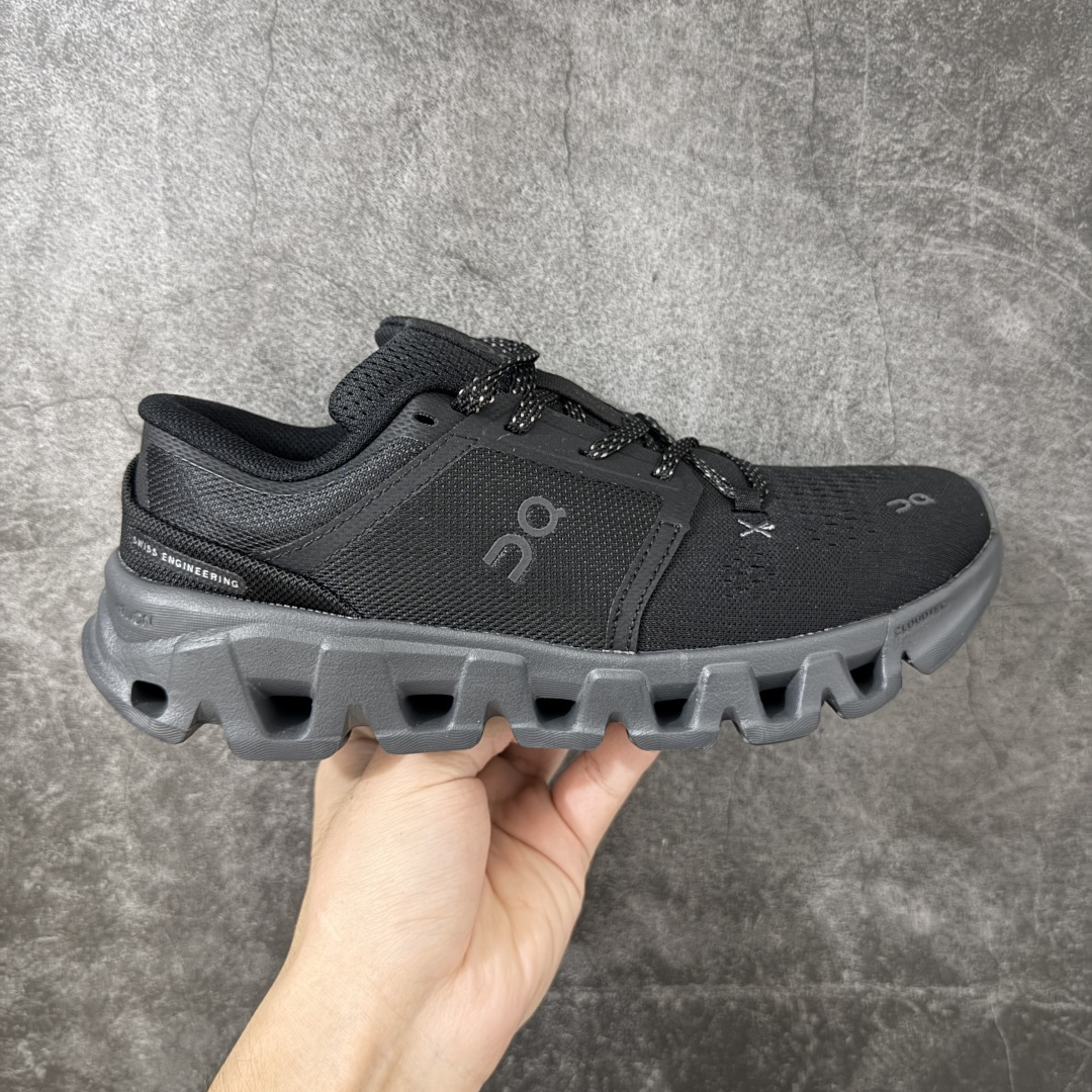 On Cloud X 5昂跑 舒适柔软 休闲 跑步鞋 On昂跑Cloud X5适合日常休闲穿着,云状结构提供柔软的缓震脚 On Cloud X 5昂跑 舒适柔软 休闲 跑步鞋 On昂跑Cloud X5适合日常休闲穿着,云状结构提供柔软的缓震脚