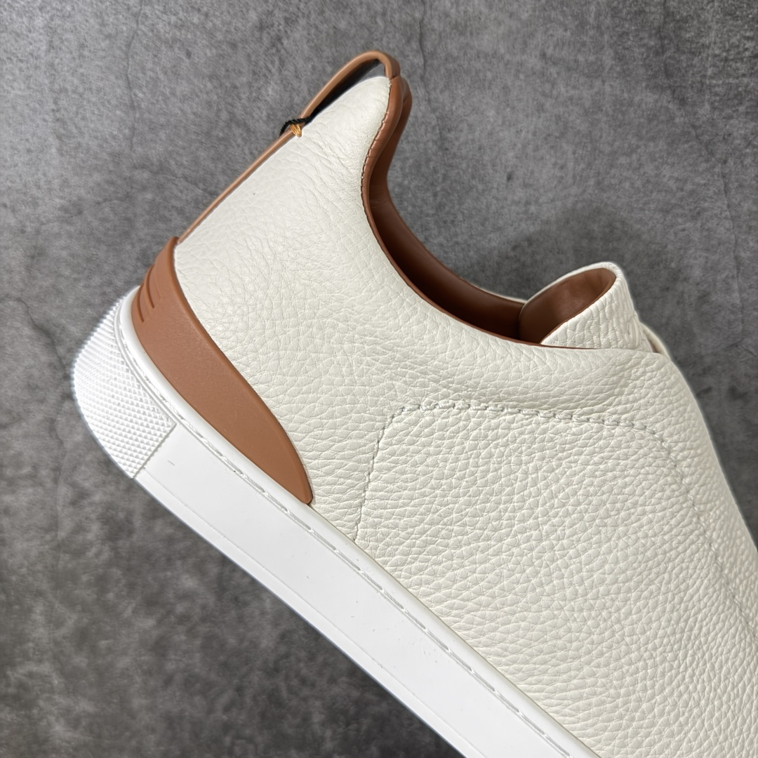 Zegna Triple Stitch 杰尼亚皮革 圆头平底 低帮低帮运动鞋 休闲板鞋 摔花纹荔枝牛皮制成，饰以丰富的工