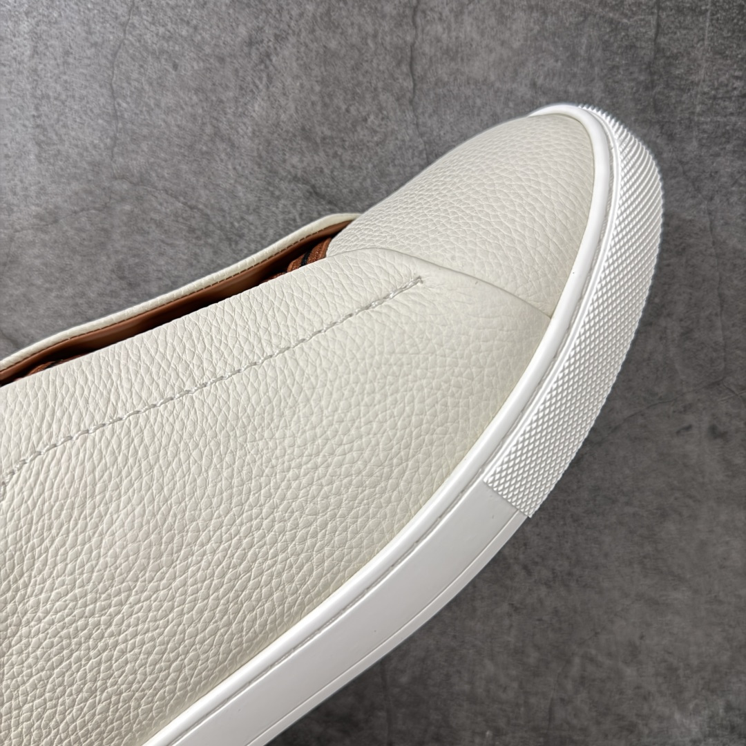 Zegna Triple Stitch 杰尼亚皮革 圆头平底 低帮低帮运动鞋 休闲板鞋 摔花纹荔枝牛皮制成，饰以丰富的工