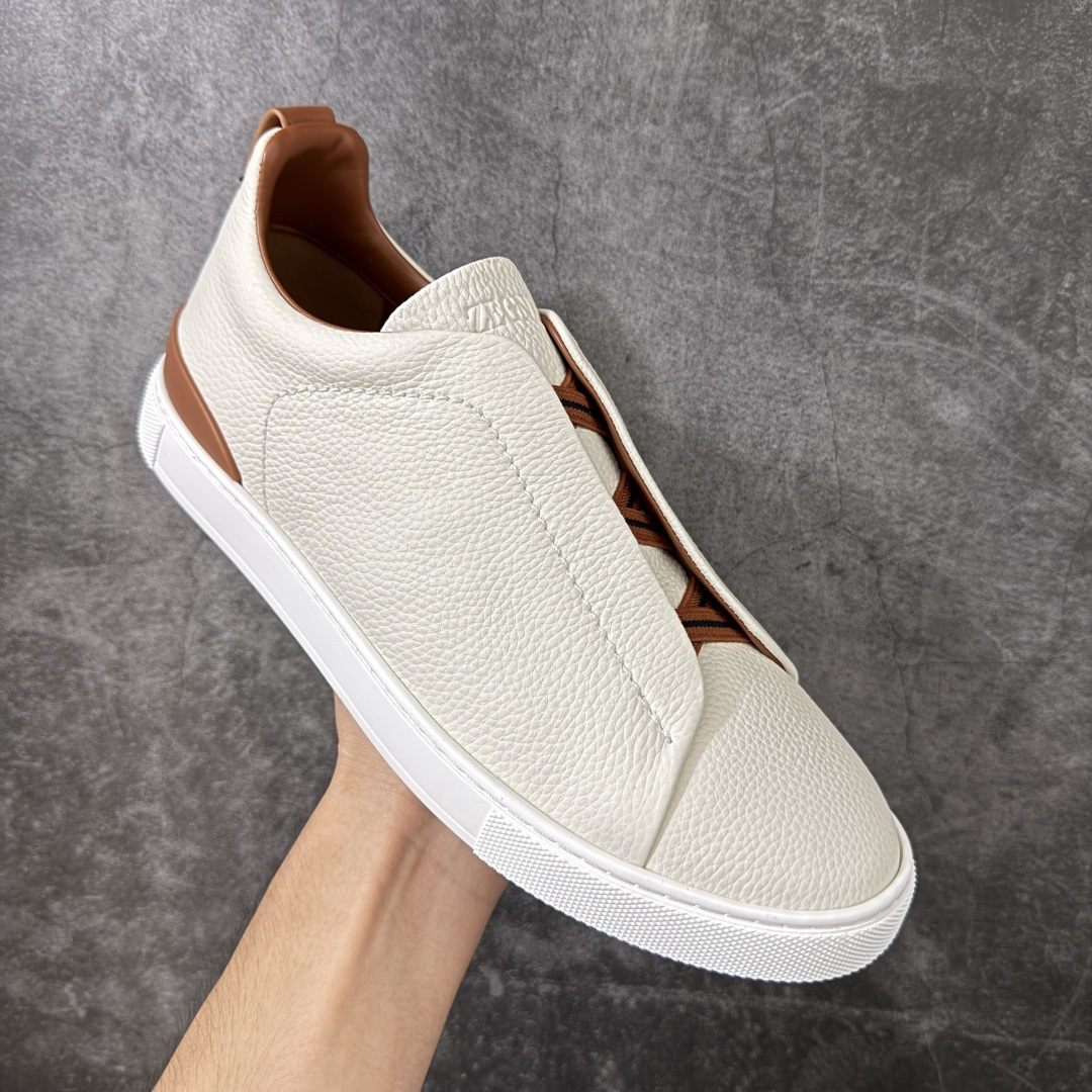 Zegna Triple Stitch 杰尼亚皮革 圆头平底 低帮低帮运动鞋 休闲板鞋 摔花纹荔枝牛皮制成，饰以丰富的工