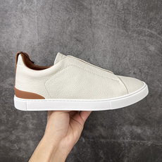 Zegna Triple Stitch 杰尼亚皮革 圆头平底 低帮低帮运动鞋 休闲板鞋 摔花纹荔枝牛皮制成,饰以丰富的工 Zegna Triple Stitch 杰尼亚皮革 圆头平底 低帮低帮运动鞋 休闲板鞋 摔花纹荔枝牛皮制成,饰以丰富的工