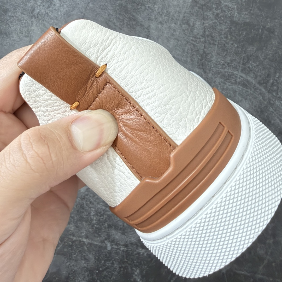 Zegna Triple Stitch 杰尼亚皮革 圆头平底 低帮低帮运动鞋 休闲板鞋 摔花纹荔枝牛皮制成，饰以丰富的工