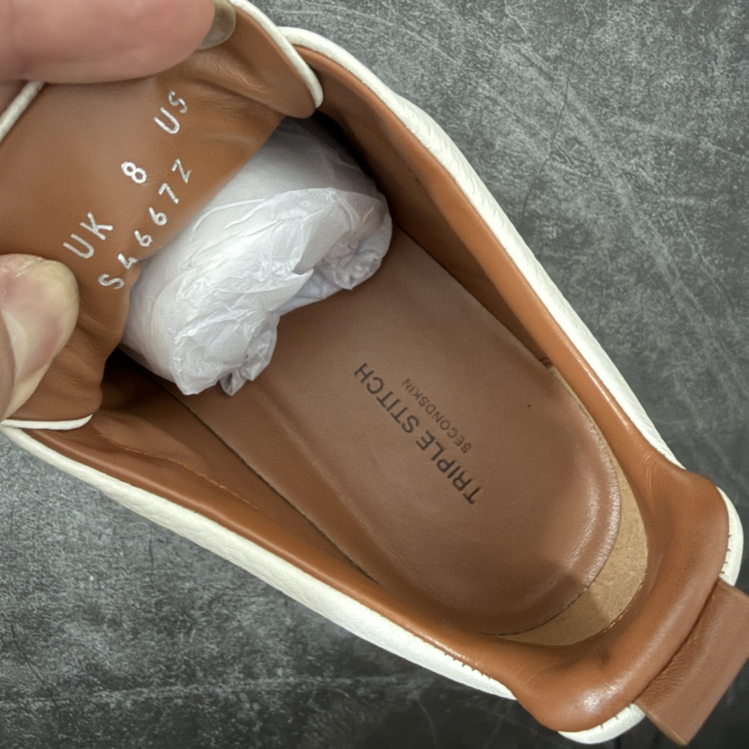 Zegna Triple Stitch 杰尼亚皮革 圆头平底 低帮低帮运动鞋 休闲板鞋 摔花纹荔枝牛皮制成，饰以丰富的工