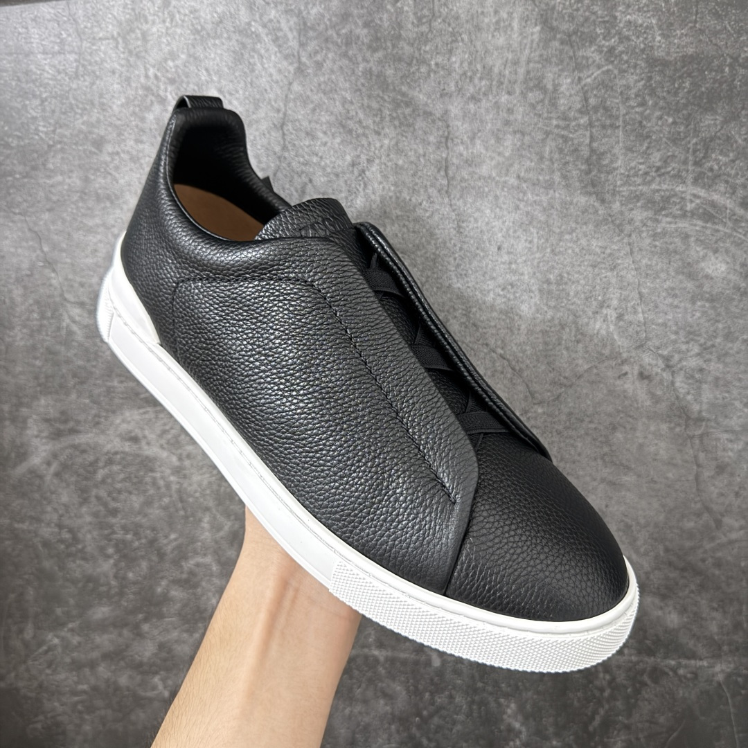Zegna Triple Stitch 杰尼亚皮革 圆头平底 低帮低帮运动鞋 休闲板鞋 摔花纹荔枝牛皮制成，饰以丰富的工