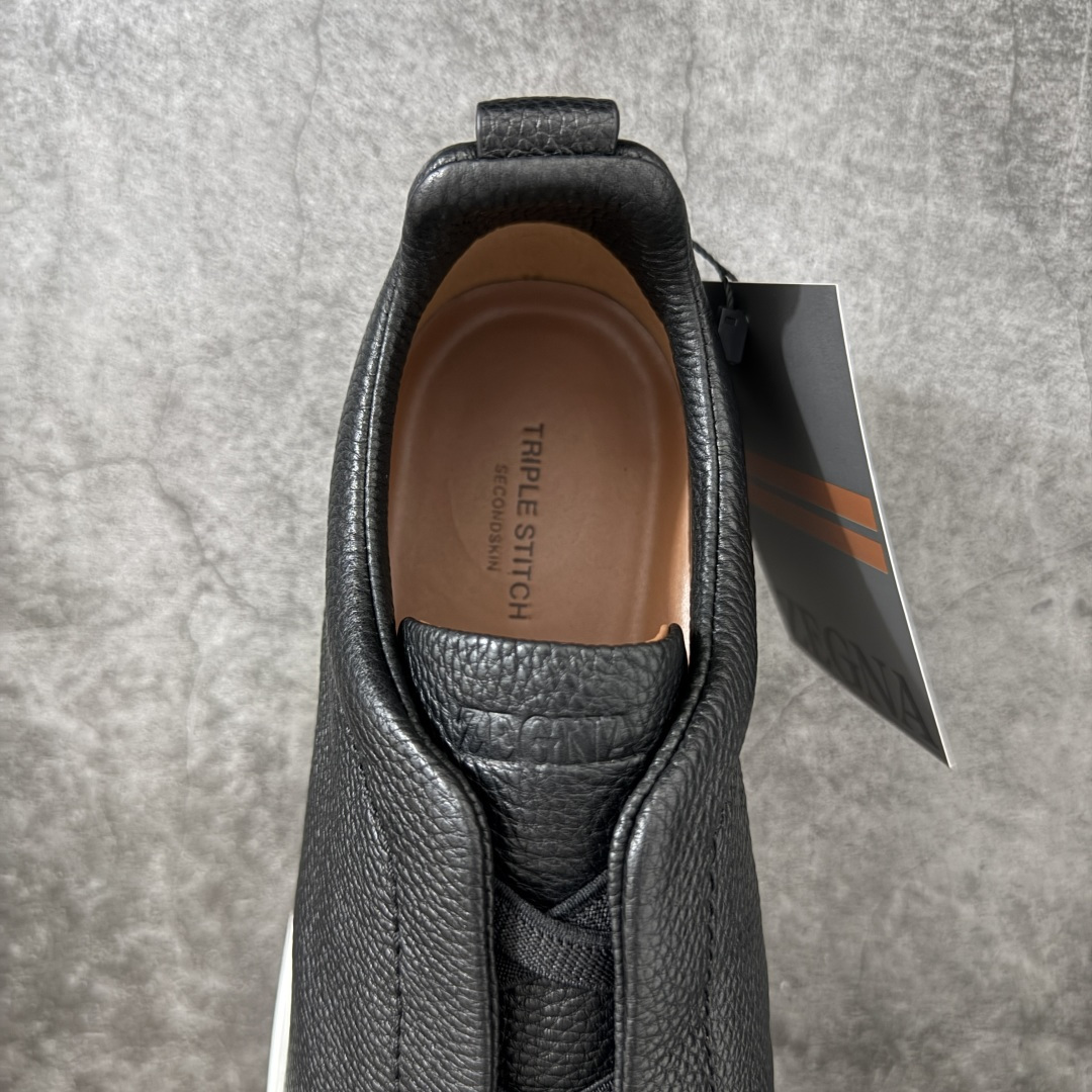 Zegna Triple Stitch 杰尼亚皮革 圆头平底 低帮低帮运动鞋 休闲板鞋 摔花纹荔枝牛皮制成，饰以丰富的工
