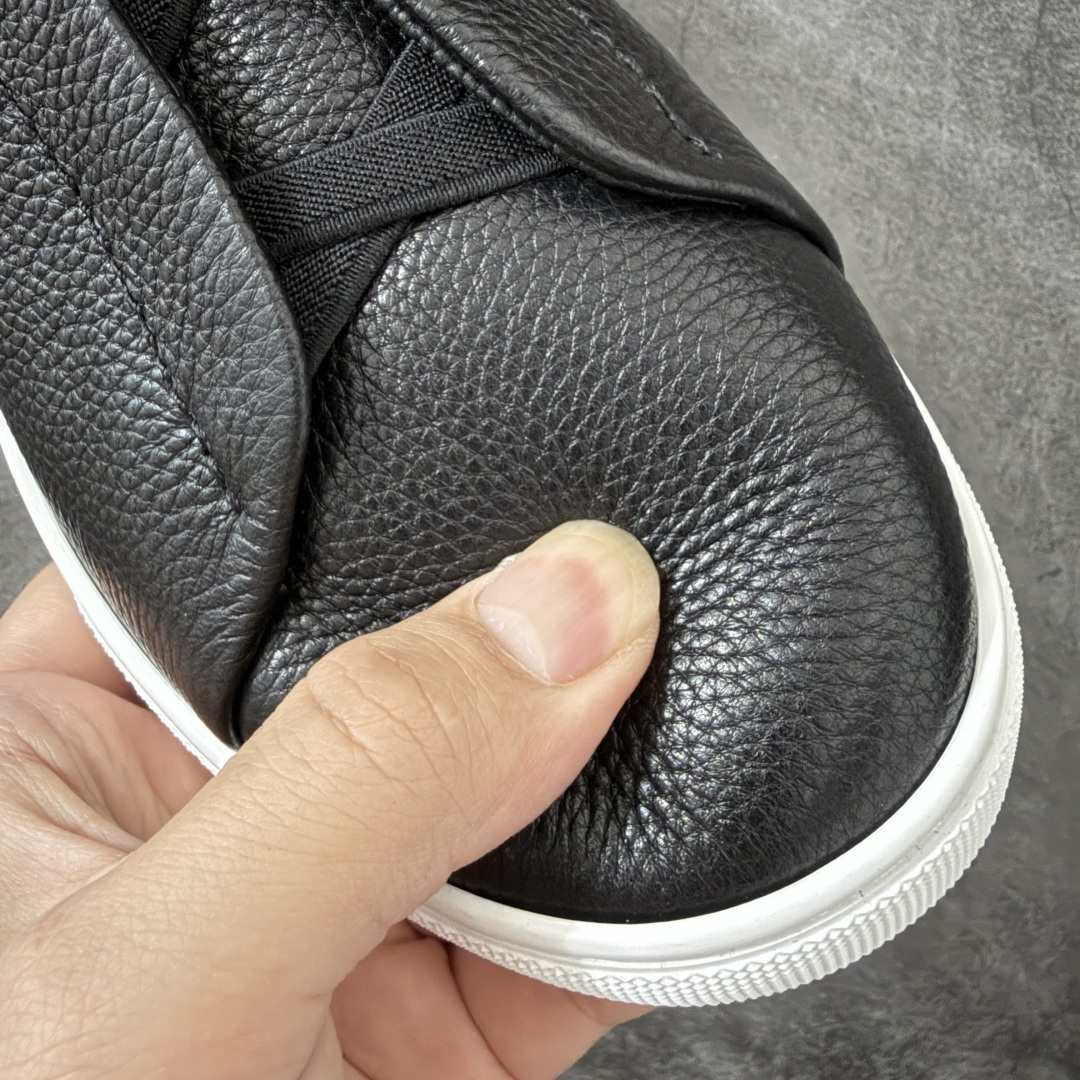 Zegna Triple Stitch 杰尼亚皮革 圆头平底 低帮低帮运动鞋 休闲板鞋 摔花纹荔枝牛皮制成,饰以丰富的工 Zegna Triple Stitch 杰尼亚皮革 圆头平底 低帮低帮运动鞋 休闲板鞋 摔花纹荔枝牛皮制成,饰以丰富的工