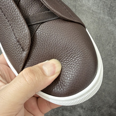Zegna Triple Stitch 杰尼亚皮革 圆头平底 低帮低帮运动鞋 休闲板鞋 摔花纹荔枝牛皮制成,饰以丰富的工 Zegna Triple Stitch 杰尼亚皮革 圆头平底 低帮低帮运动鞋 休闲板鞋 摔花纹荔枝牛皮制成,饰以丰富的工