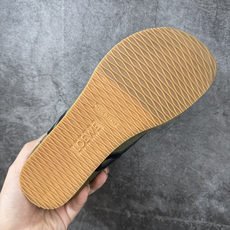 罗意威LOEWE 2025 | Ballet Runner2.0 新款芭蕾舞鞋 超级棒 不对称鞋头造型,作为LOEWE的 罗意威LOEWE 2025 | Ballet Runner2.0 新款芭蕾舞鞋 超级棒 不对称鞋头造型,作为LOEWE的
