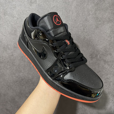 Nike Air Jordan 1 aj1 Low OG 经典百搭 耐克 AJ1 低帮休闲板鞋 黑红 尺码:36 36. Nike Air Jordan 1 aj1 Low OG 经典百搭 耐克 AJ1 低帮休闲板鞋 黑红 尺码:36 36.
