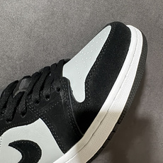 Nike Air Jordan 1 Low 经典百搭 AJ1 耐克 低帮休闲板鞋 货号: 048 尺码:36 36.5 Nike Air Jordan 1 Low 经典百搭 AJ1 耐克 低帮休闲板鞋 货号: 048 尺码:36 36.5
