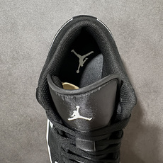 Nike Air Jordan 1 Low 经典百搭 AJ1 耐克 低帮休闲板鞋 货号: 048 尺码:36 36.5 Nike Air Jordan 1 Low 经典百搭 AJ1 耐克 低帮休闲板鞋 货号: 048 尺码:36 36.5