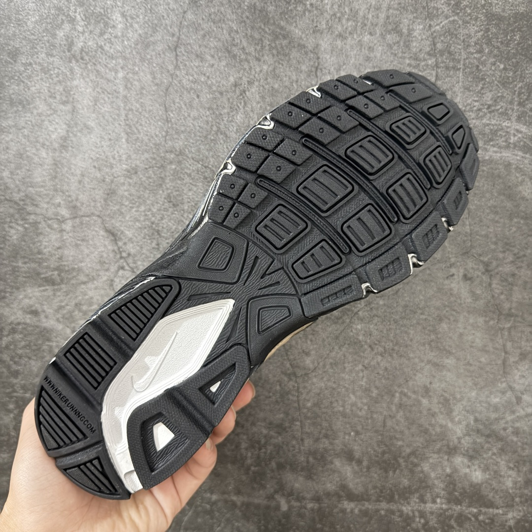 Nike V5 RNR 手工绘制恶作剧涂鸦 复古做旧 解构绑带 舒适百搭防滑耐磨 低帮跑步鞋 此款为人工手绘定制图案 原 Nike V5 RNR 手工绘制恶作剧涂鸦 复古做旧 解构绑带 舒适百搭防滑耐磨 低帮跑步鞋 此款为人工手绘定制图案 原