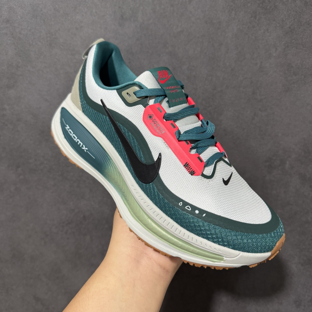 NK Zoom VOMERO 18 Gtx 网面透气轻量跑鞋 拥有 Zoom Air 一如既往的稳定感和流畅感 鞋面采用 NK Zoom VOMERO 18 Gtx 网面透气轻量跑鞋 拥有 Zoom Air 一如既往的稳定感和流畅感 鞋面采用