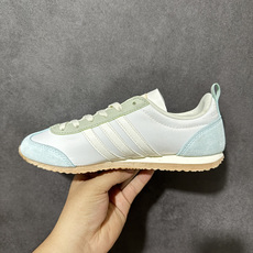 Adidas Originals VS JOG 2.0 阿迪达斯 舒适百搭 低帮 德训鞋 货号:jp-5760 尺码:3 Adidas Originals VS JOG 2.0 阿迪达斯 舒适百搭 低帮 德训鞋 货号:jp-5760 尺码:3